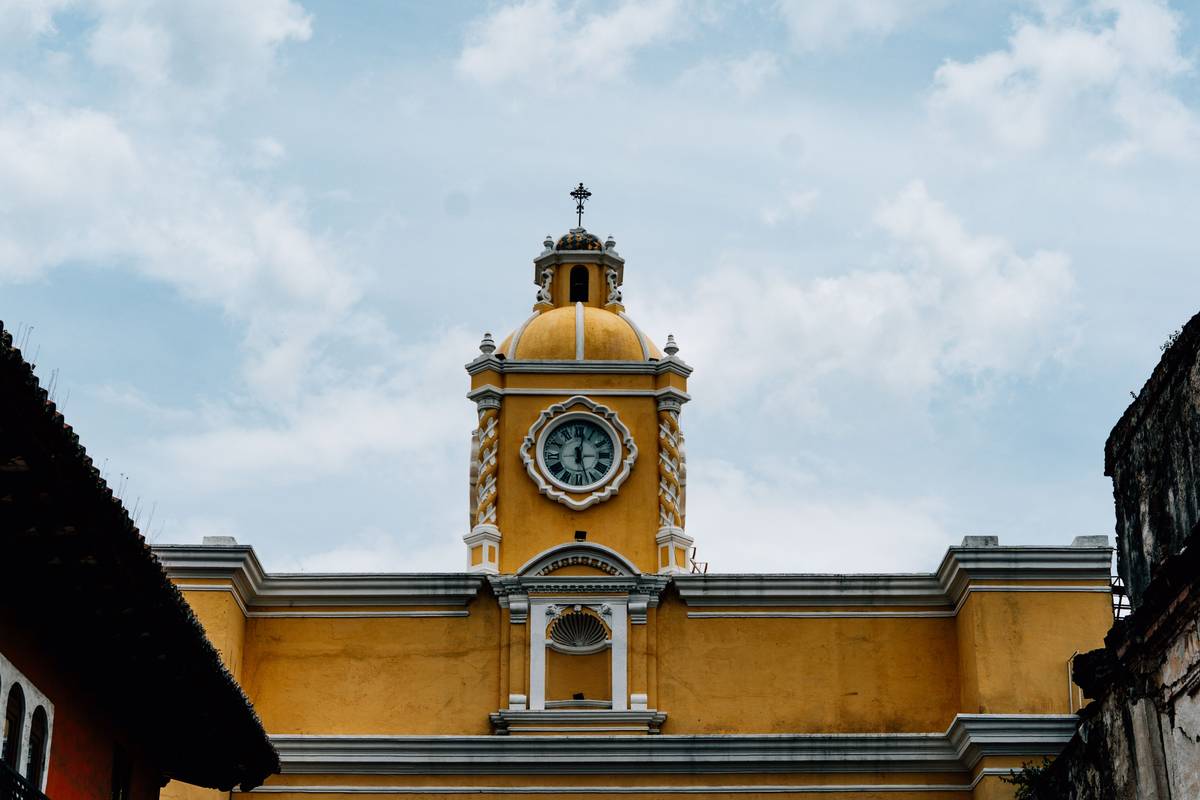 spanish cultural immersion ecu homestay in Quito neighborhood